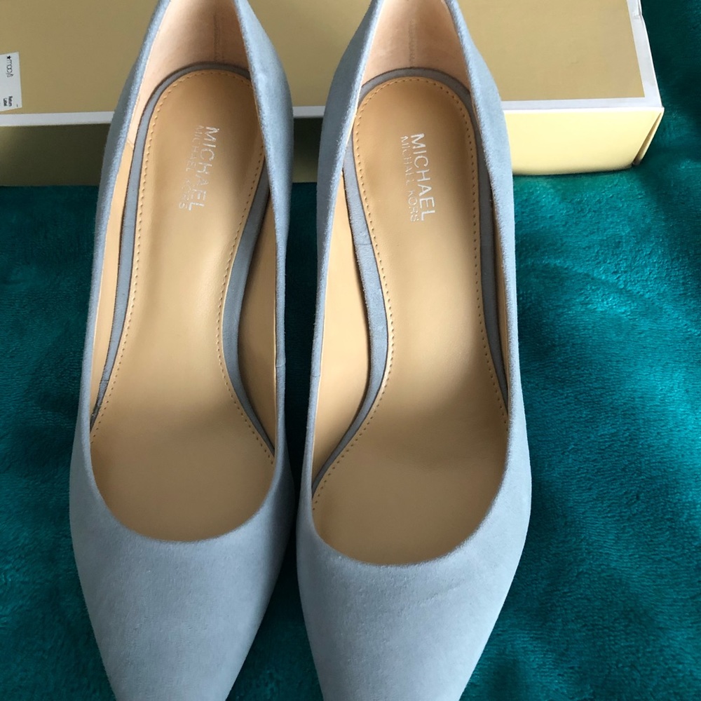 Michael Kors MK-Flex Mid Pump Suede 7.5 Dusty Blue